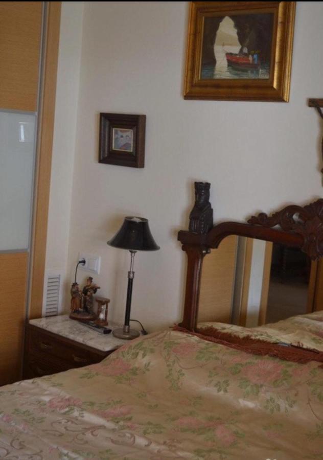 Apartamento Con Terraza Sur Apartment