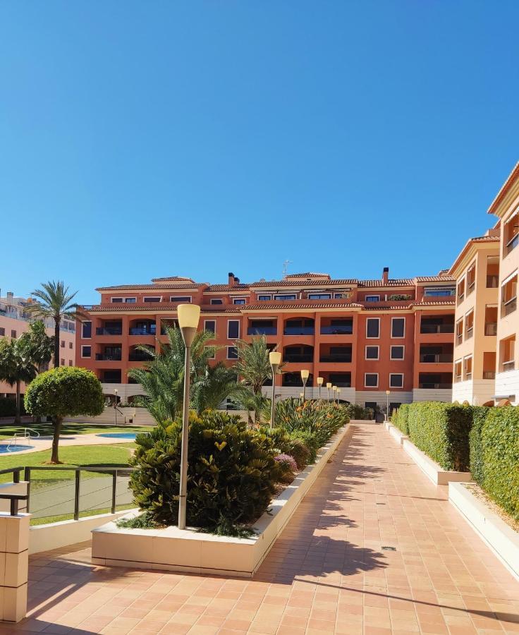 Apartamento Con Terraza Sur * Denia