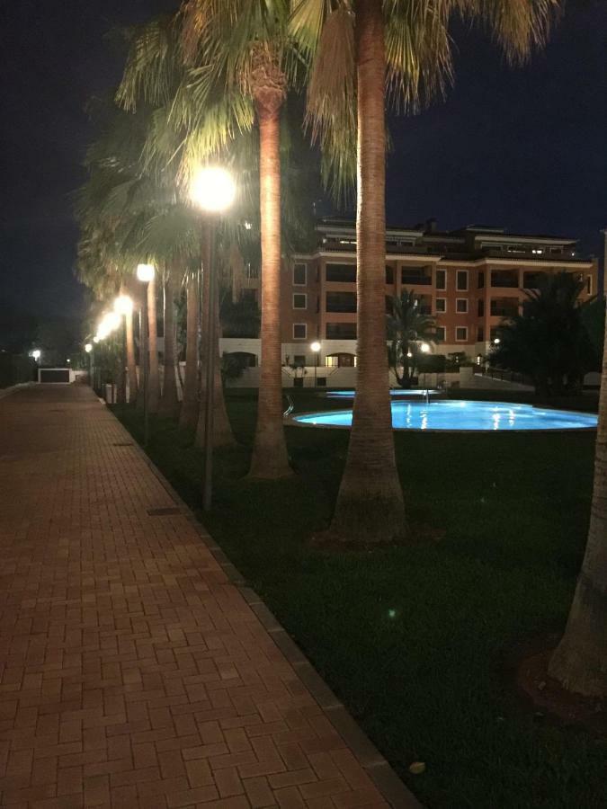 Apartamento Con Terraza Sur Apartment *